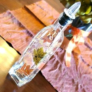 Oil decanter with fall leaves design